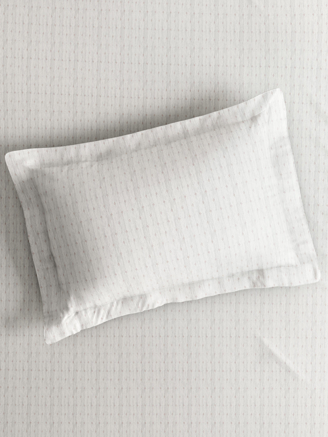 Gardenia Augusta 100% Cotton 300 TC Super King Bedsheet with 2 Pillow Covers | White Digitally Printed