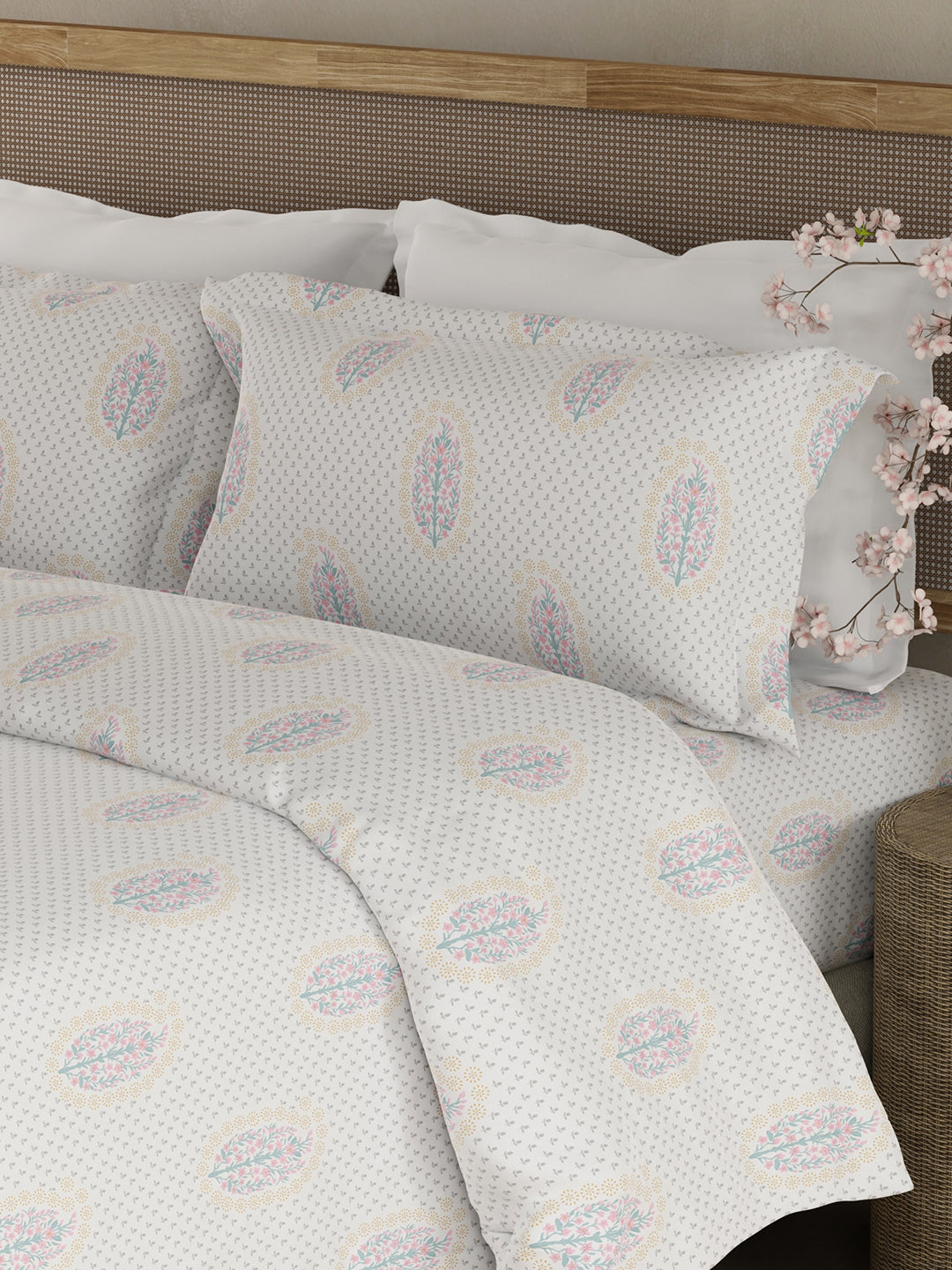 Indo Musk 100% Kasturi Cotton 200 TC White & Grey Floral King Bedsheet with 2 Pillow Covers