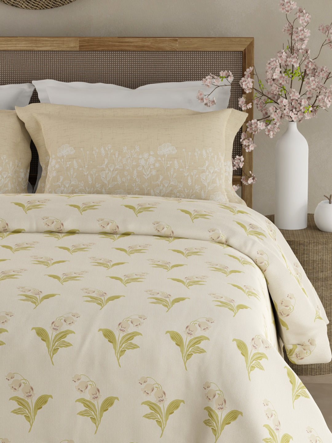 Valatia 100% Cotton 200 TC Double Bedsheet with 2 Pillow Covers - Cream Floral