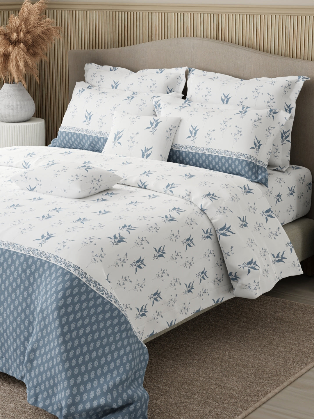 Royal Essence 100% Cotton 400 TC Blue & White Floral King Bedsheet with 4 Pillow Covers & 2 Cushion Covers