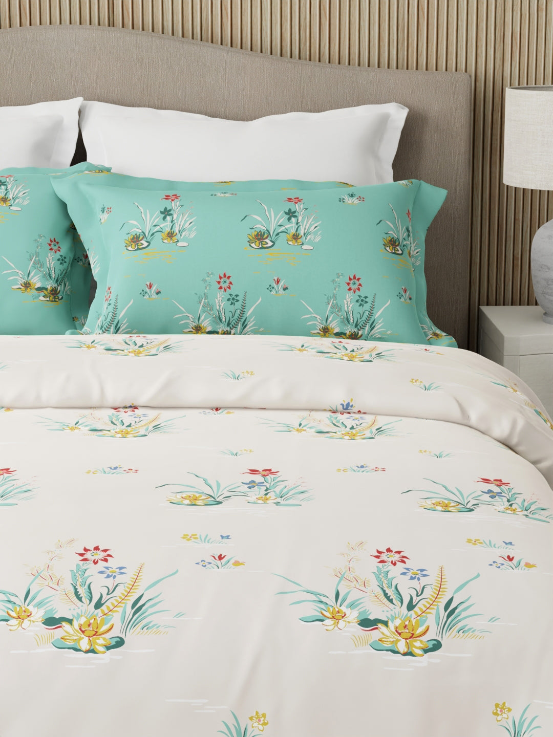 Embrace 100% Cotton 152 TC White & Green Floral Double Bedsheet with 2 Pillow Covers