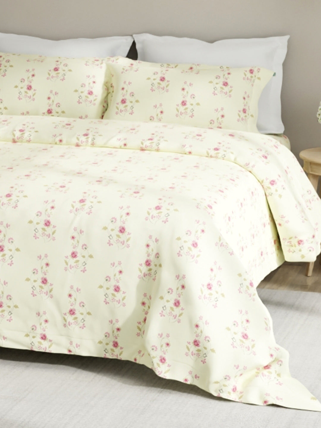 Embrace 100% Cotton 152 TC Yellow Floral King Bedsheet with 2 Pillow Covers