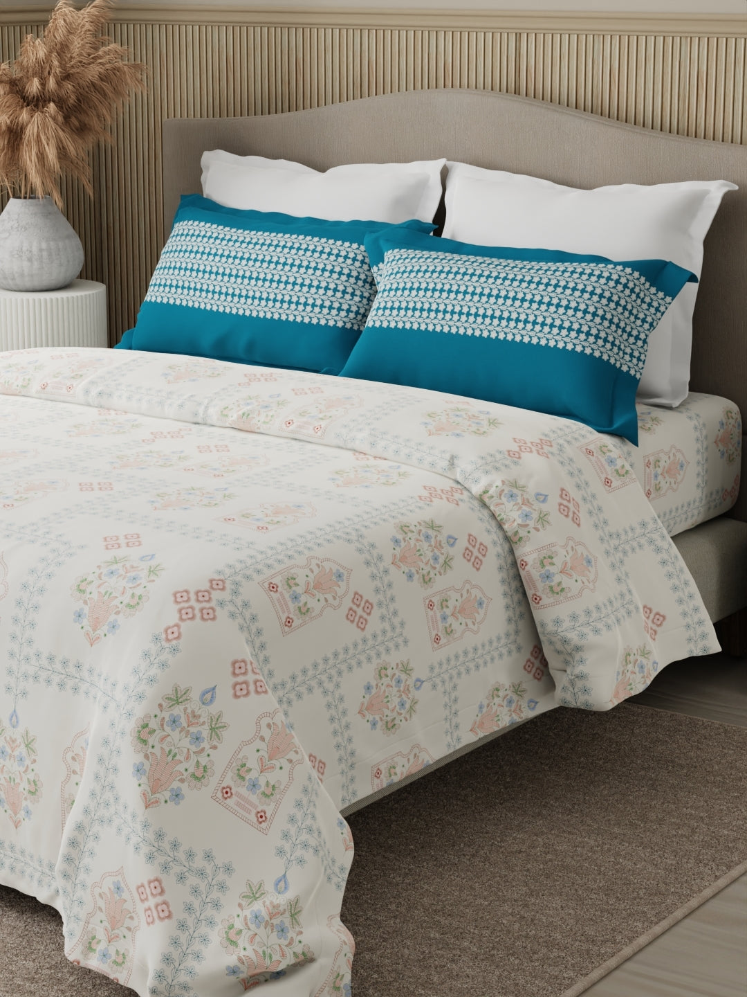 Valatia 100% Cotton 200 TC Karigari Printed Double Bedsheet with 2 Pillow Covers - Blue & White