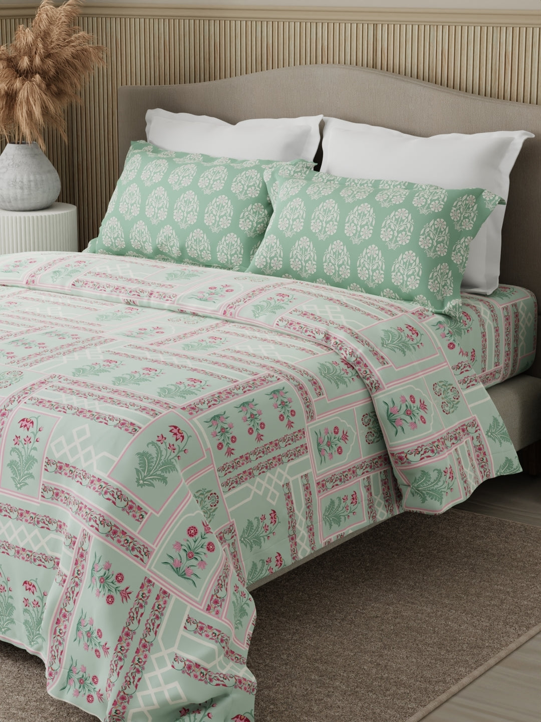 Valatia 100% Cotton 200 TC Karigari Printed Double Bedsheet with 2 Pillow Covers - Green & Pink