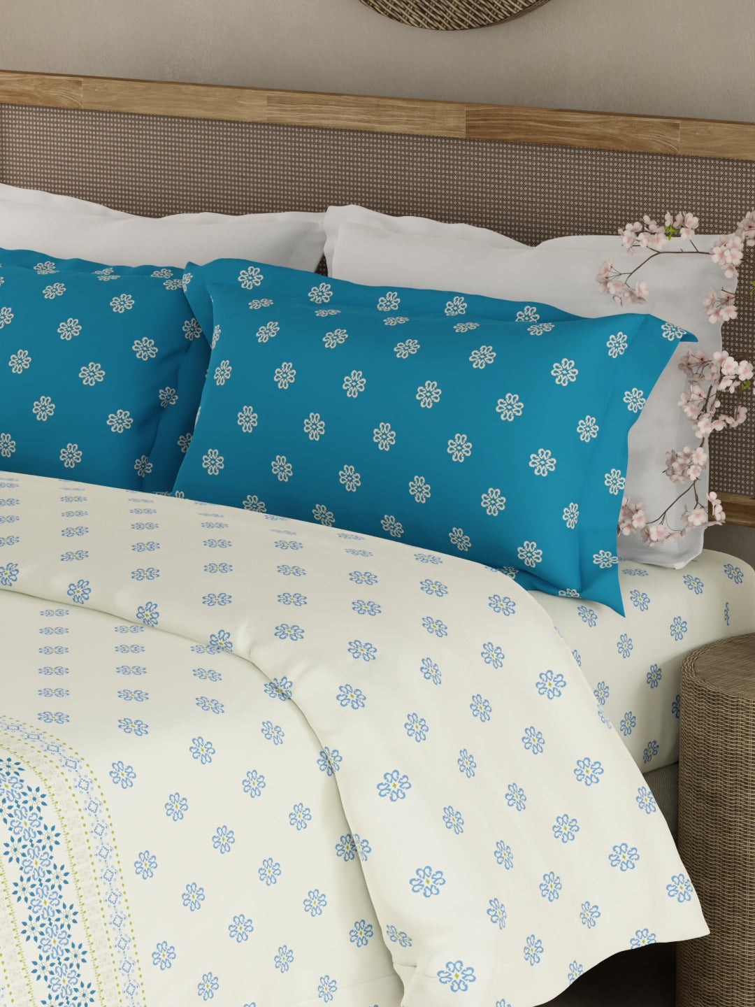 Valatia Gypsy 100% Cotton 200 TC Ethnic Printed King Bedsheet with 2 Pillow Covers - Blue & White