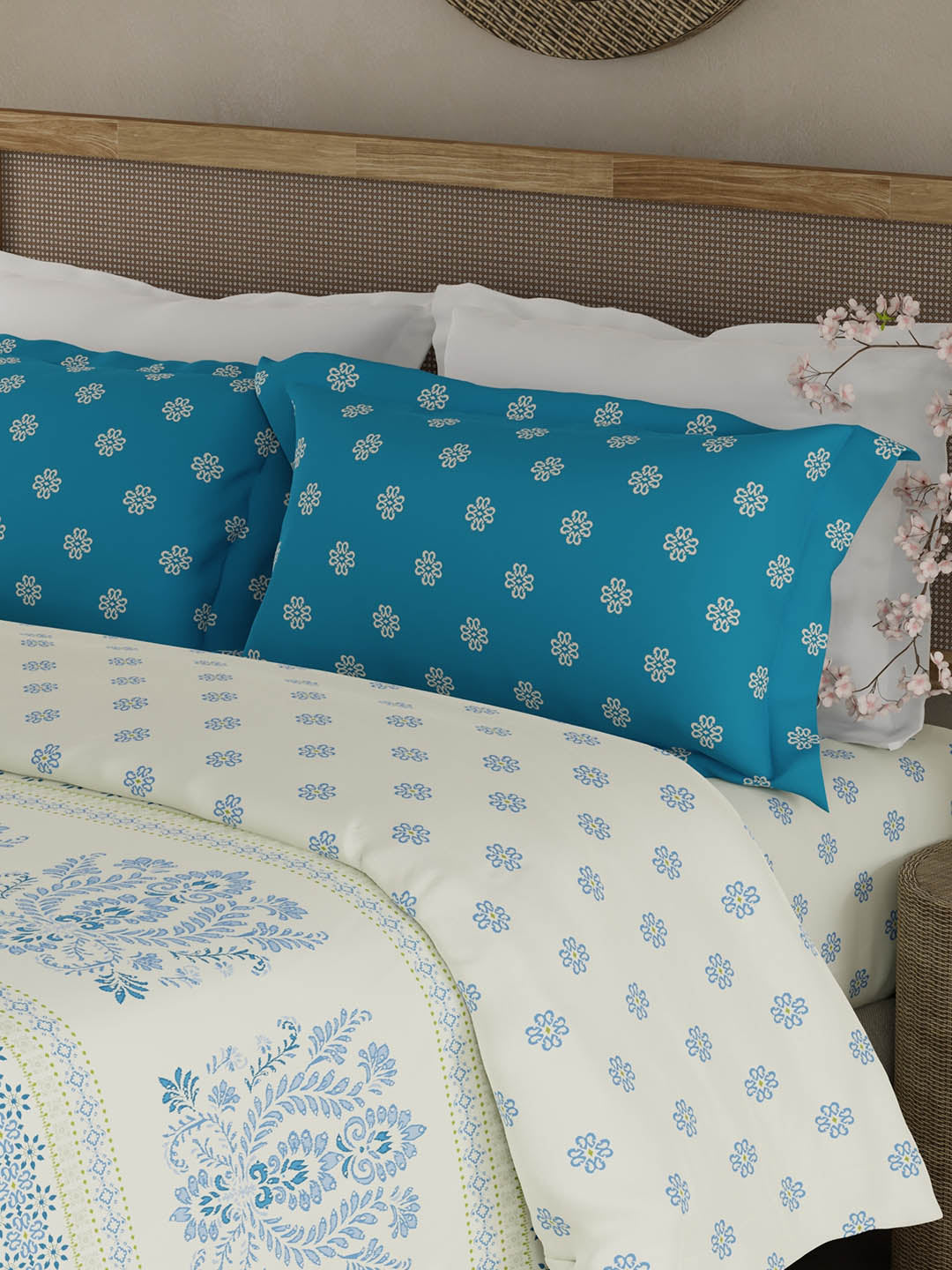 Valatia Gypsy 100% Cotton 200 TC Ethnic Printed King Bedsheet with 2 Pillow Covers - Blue & White