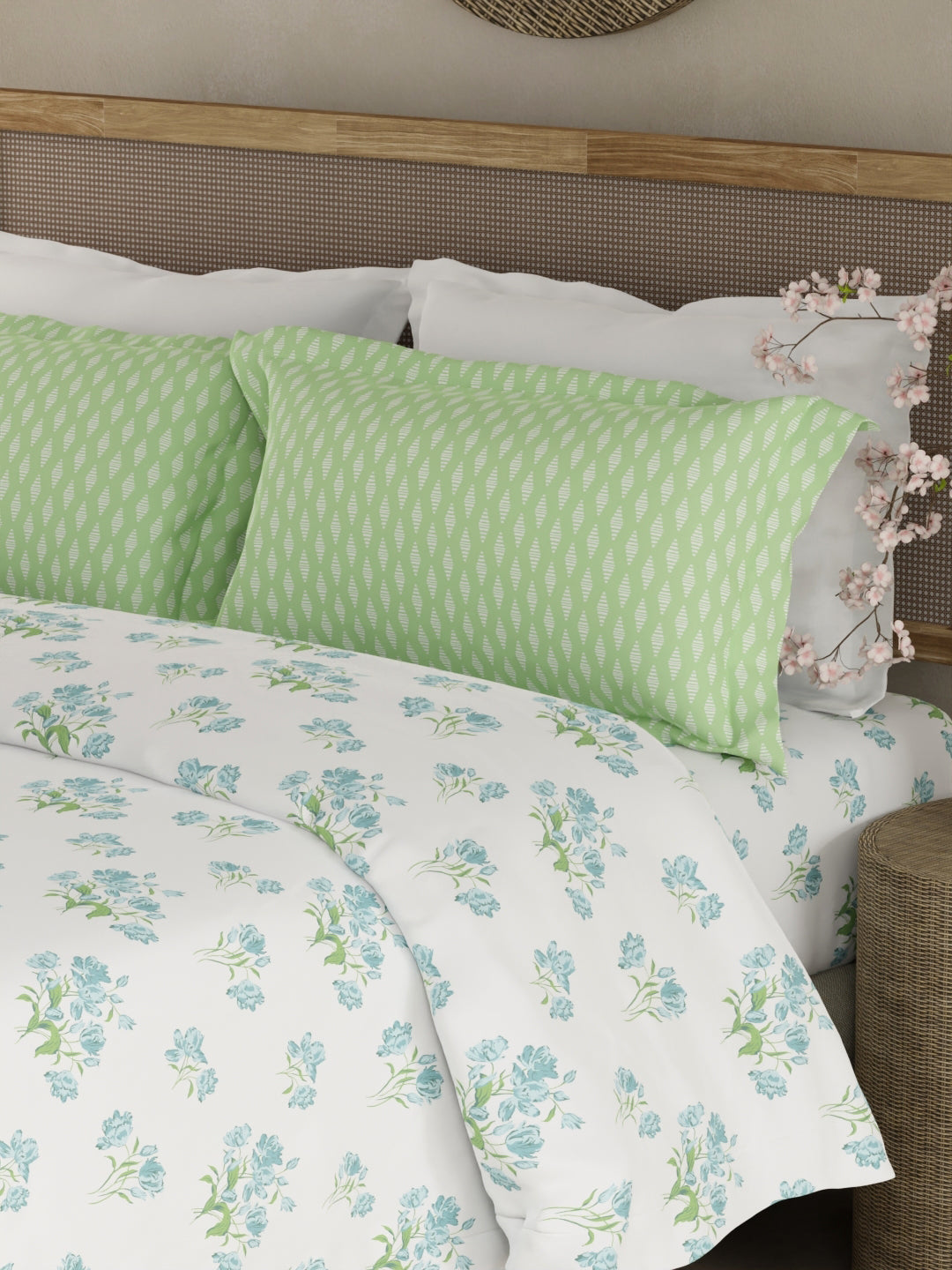 Valatia 100% Cotton 200 TC White & Green Floral King Bedsheet with 2 Pillow Covers