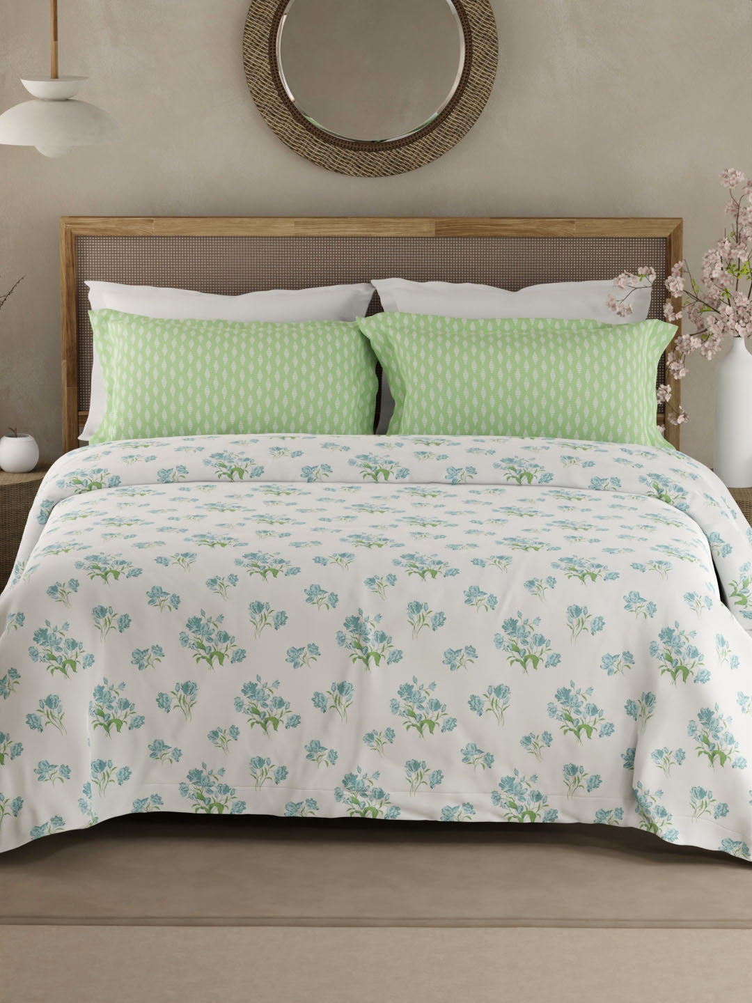 Valatia 100% Cotton 200 TC White & Green Floral King Bedsheet with 2 Pillow Covers