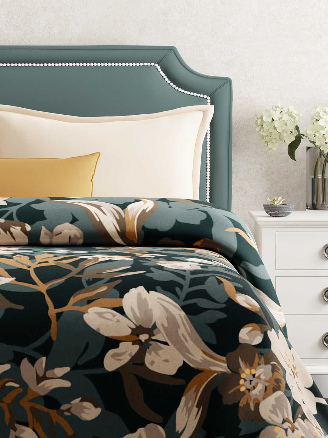 Double Size Blanket, Grey Floral (2.40 L x 2.20 W meters), Platinum Pulse Collection