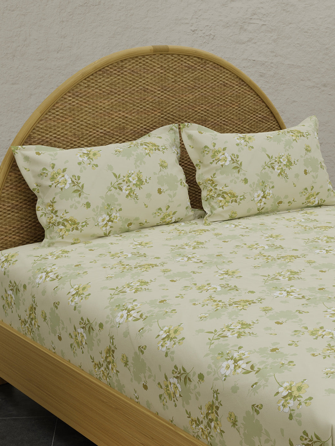 Green Apple Aroma, 100% Cotton 300 TC, Green Floral King Bedsheet with 2 Pillow Covers (Nature Bouquet Collection)