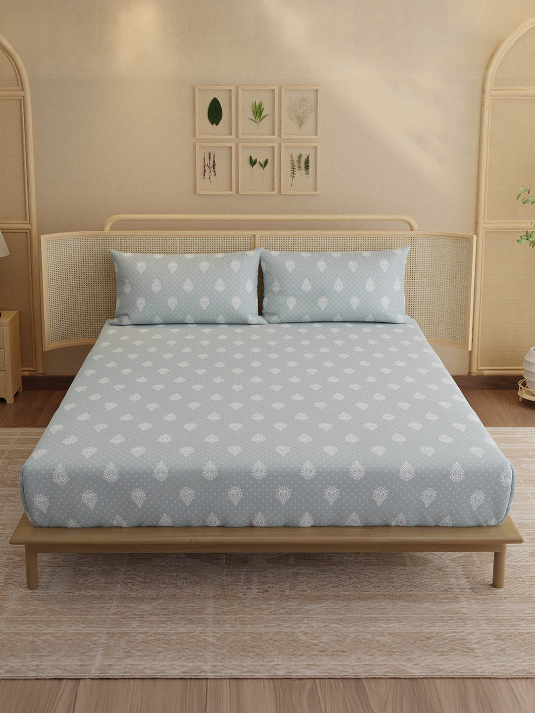 100% Kasturi Cotton, King Size, 200 TC Printed Fitted Sheet Set, Indo Musk
