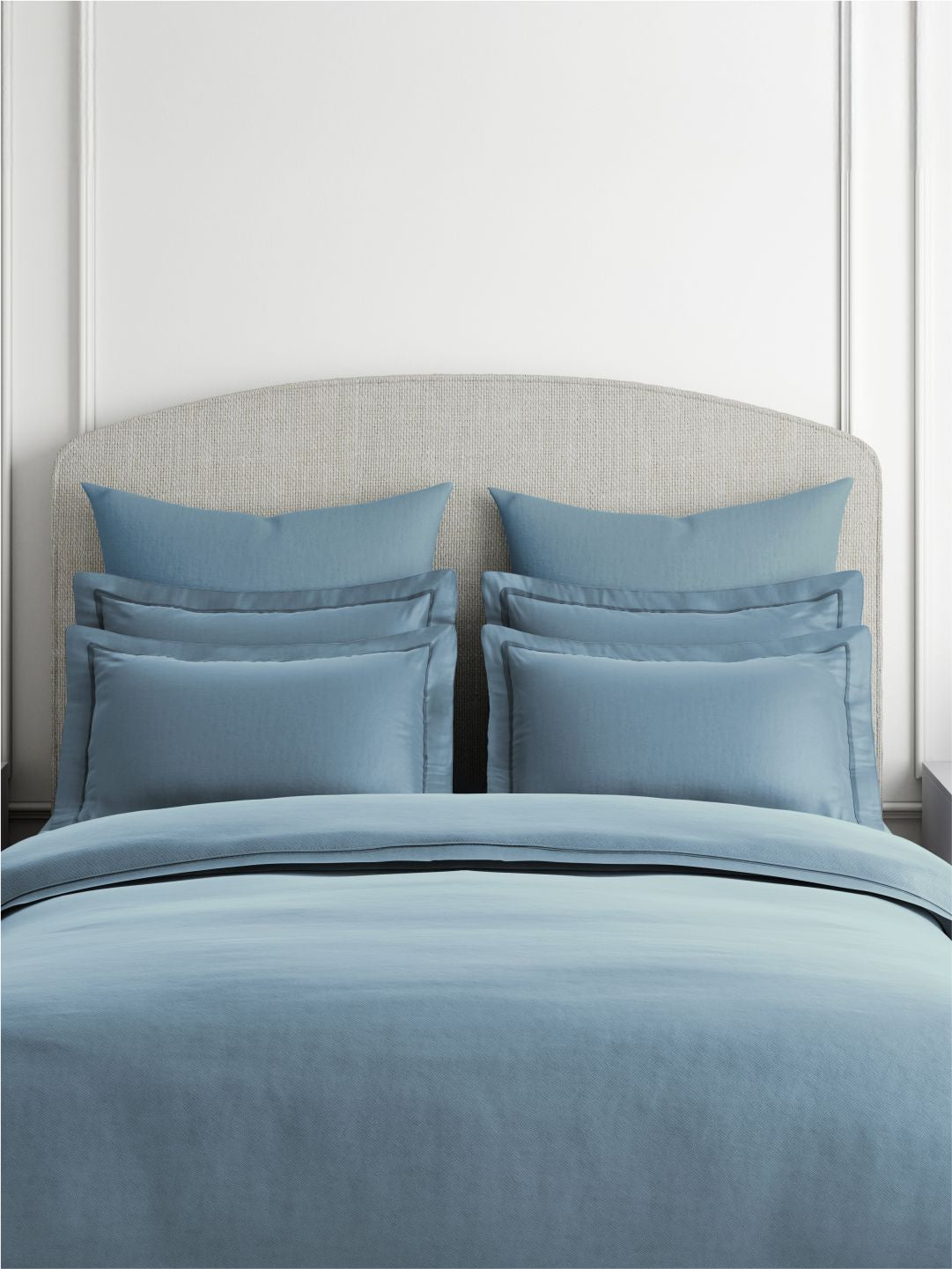 Emblem 100% Cotton 300 TC King Bedsheet with 4 Pillow Covers | Blue Dyed Solid Bedsheet Set