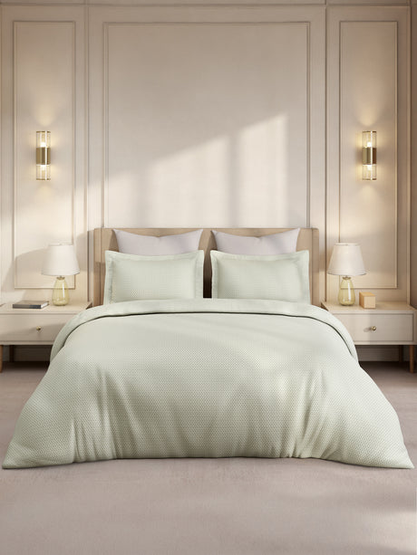 Gardenia Augusta 100% Cotton 300 TC Super King Bedsheet with 2 Pillow Covers | Grey & White Digitally Printed