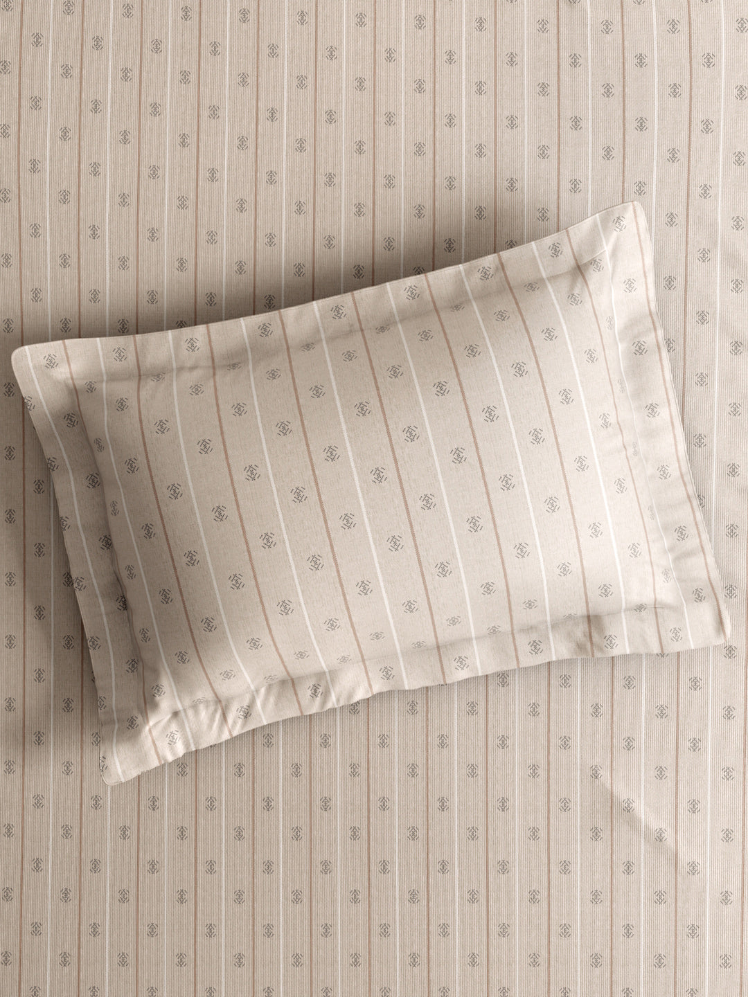 Gardenia Augusta 100% Cotton 300 TC Super King Bedsheet with 2 Pillow Covers | Grey Digitally Printed