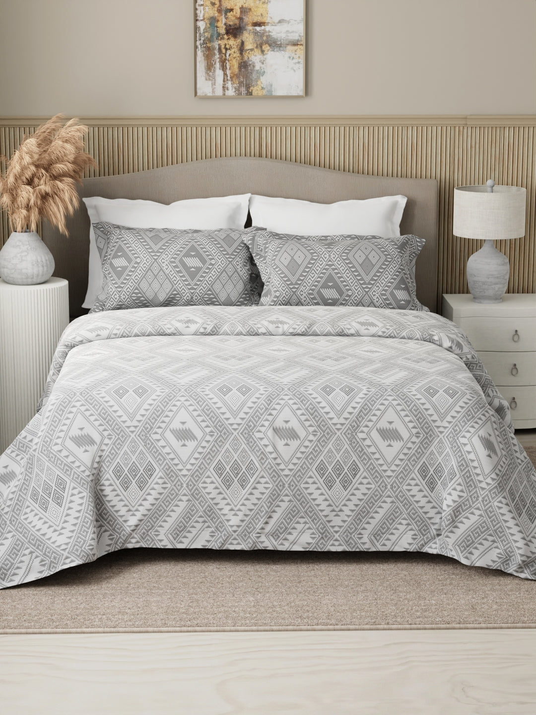 Embrace 100% Cotton 152 TC Grey Geometrical Print Double Bedsheet with 2 Pillow Covers
