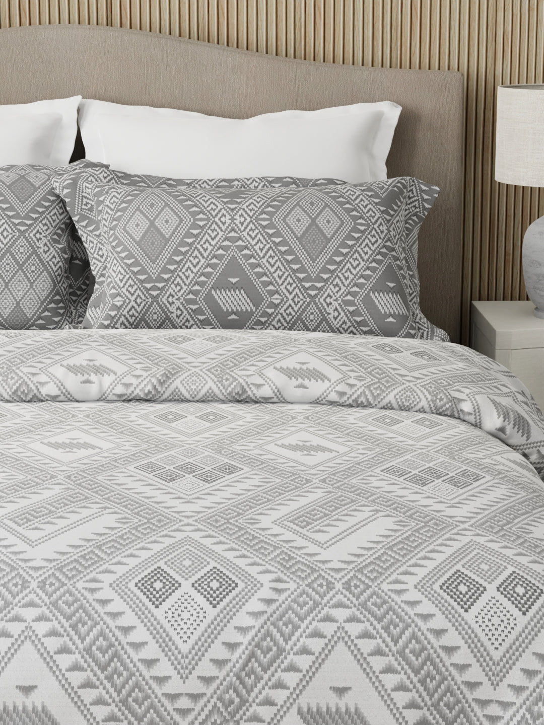Embrace 100% Cotton 152 TC Grey Geometrical Print Double Bedsheet with 2 Pillow Covers
