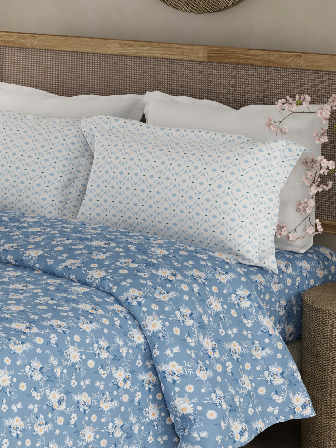 Valatia 100% Cotton 200 TC Blue Floral King Bedsheet with 2 Pillow Covers