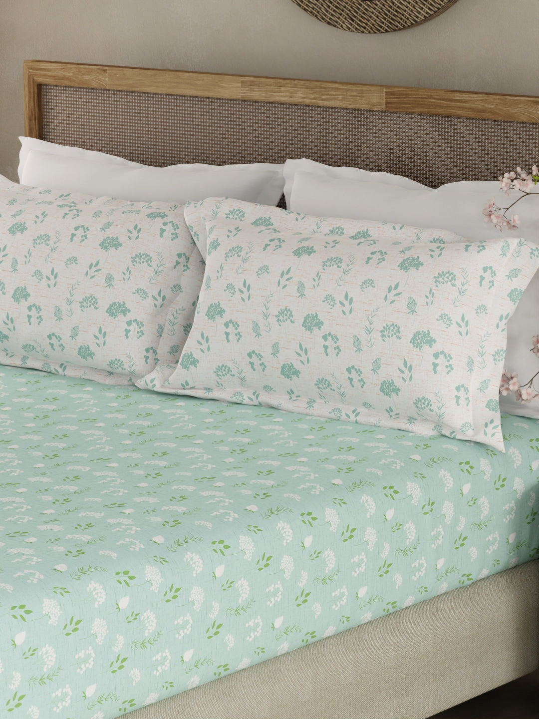 Valatia 100% Cotton 200 TC Green Floral King Fitted Bedsheet with 2 Pillow Covers
