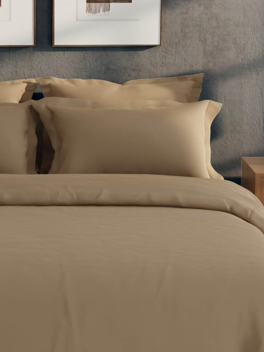 100% Cotton 300 TC, King Size Dyed Bedsheet with 1 Duvet Cover and 4 Pillow Covers, Emblem Collection - Caribou