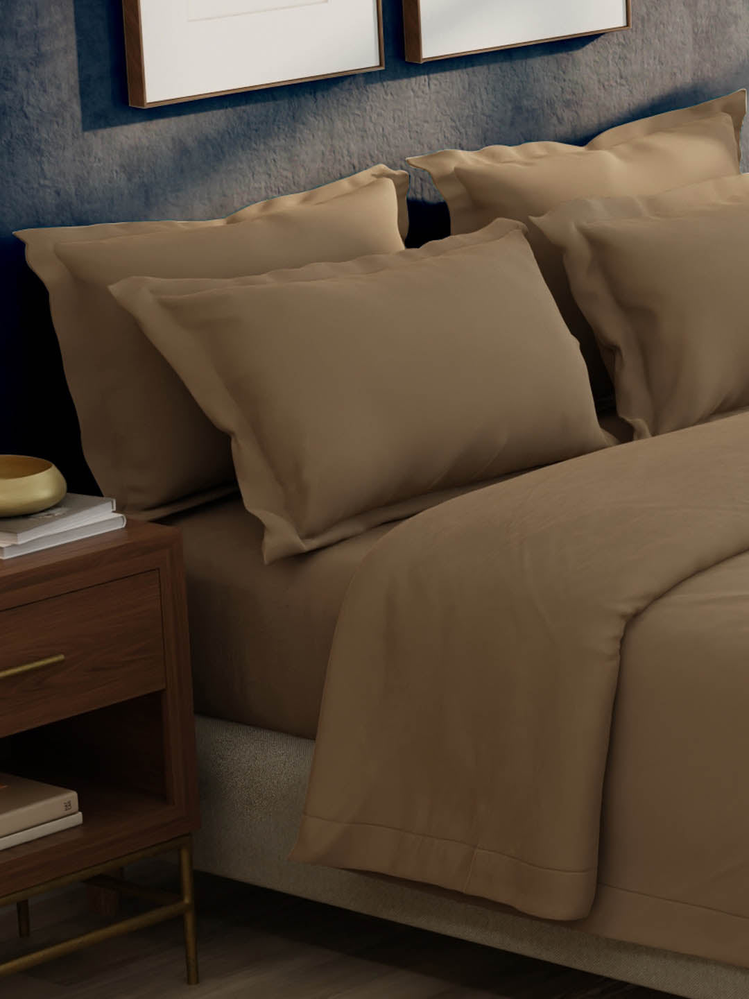 100% Cotton 300 TC, King Size Dyed Bedsheet with 1 Duvet Cover and 4 Pillow Covers, Emblem Collection - Caribou