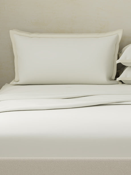 Cotton Charm 400 TC 100% Cotton White King Size Dyed Bedsheet with 4 Pillow Covers