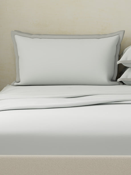 Cotton Charm 400 TC 100% Cotton Blue King Size Dyed Bedsheet with 4 Pillow Covers