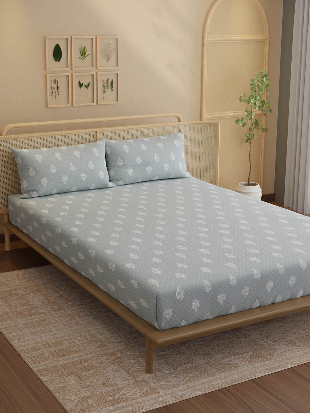 100% Kasturi Cotton, King Size, 200 TC Printed Fitted Sheet Set, Indo Musk
