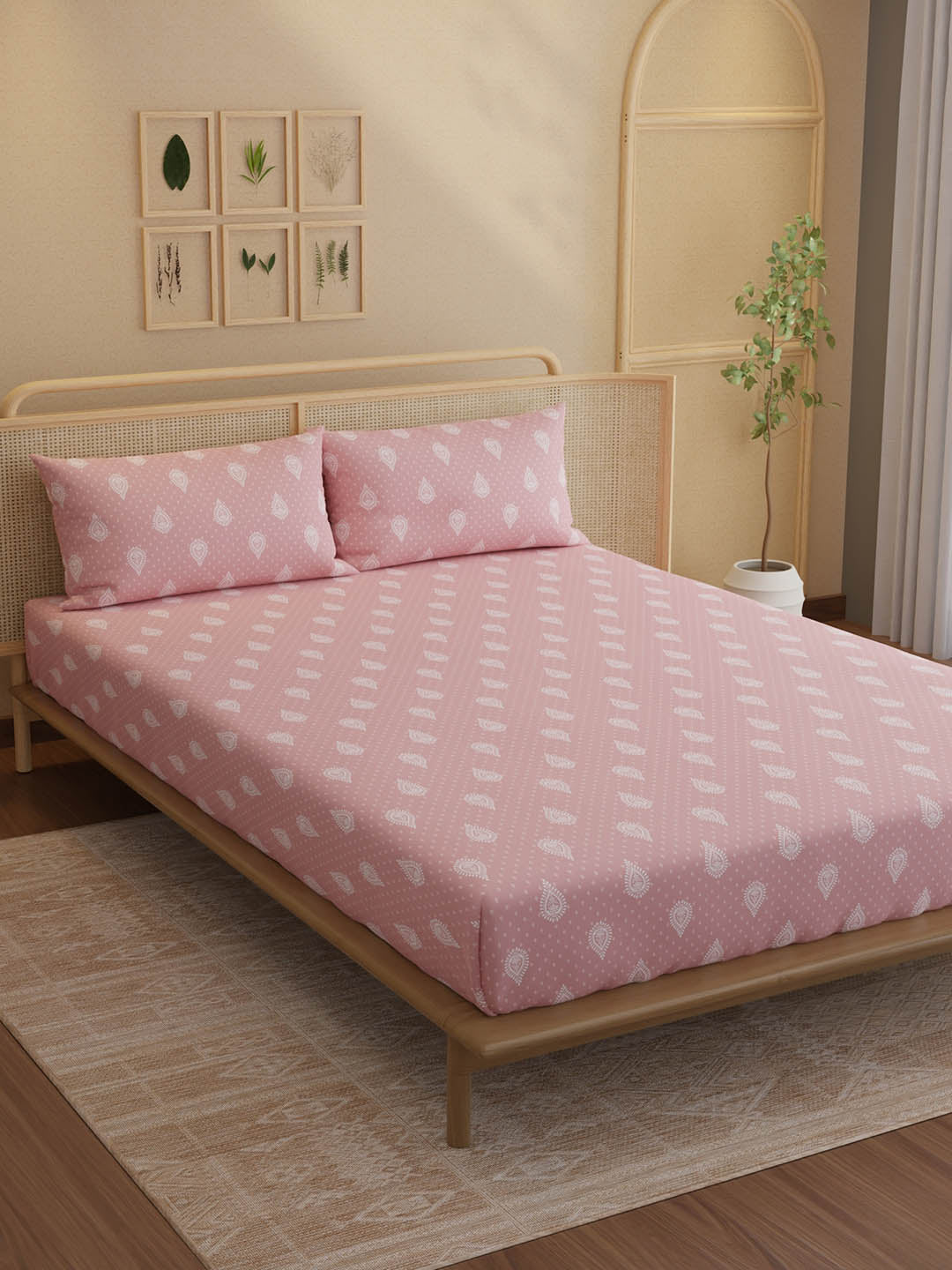 100% Kasturi Cotton, King Size, 200 TC Printed Fitted Sheet Set, Indo Musk