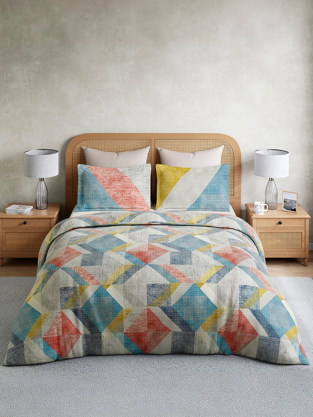 Vivara 100% Cotton King Bedsheet with 2 Pillow Covers | Multicolor Geometric Digitally Printed Bedsheet Set