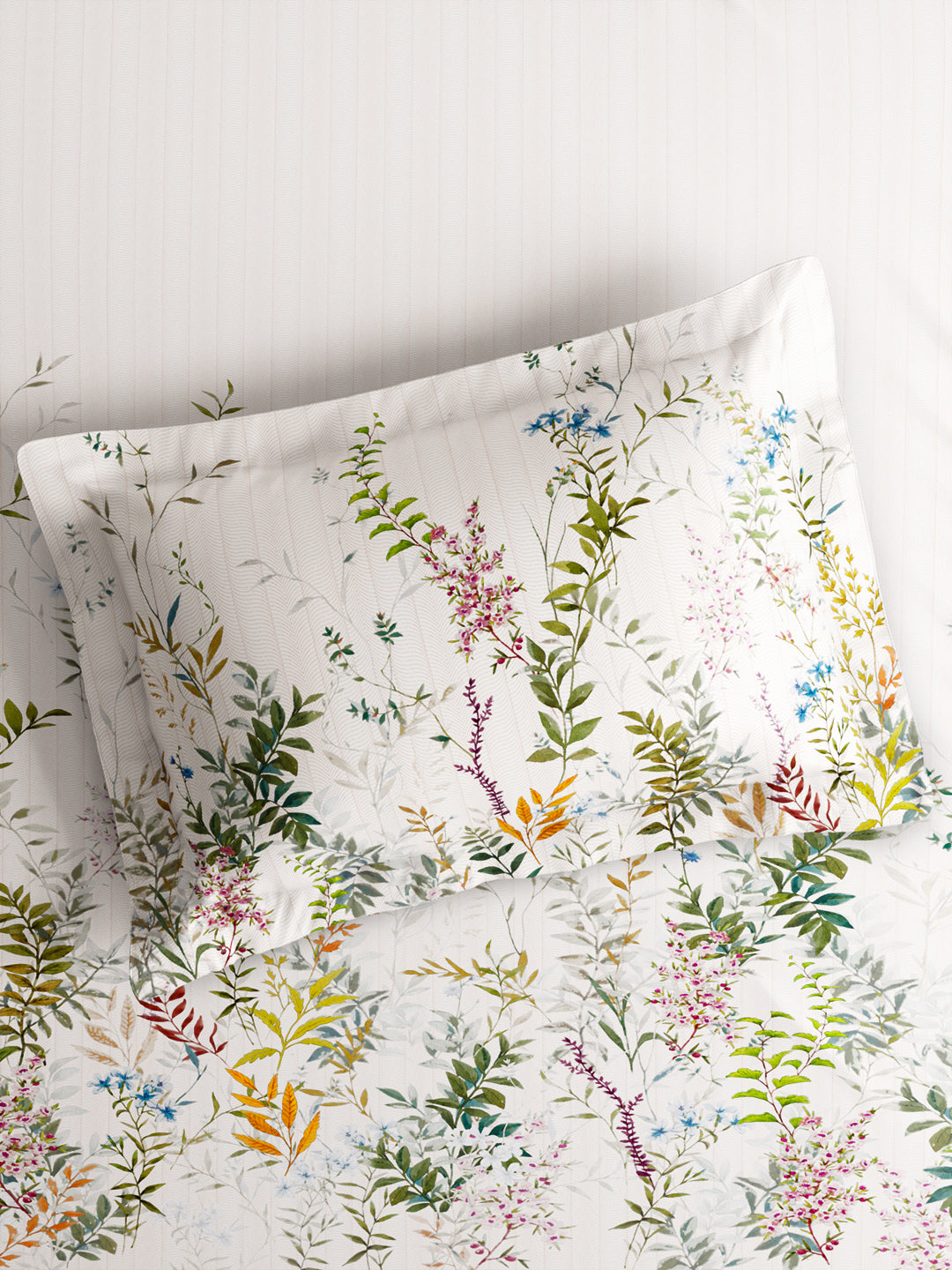Vivara 100% Cotton King Bedsheet with 2 Pillow Covers | White Floral Digitally Printed Bedsheet Set