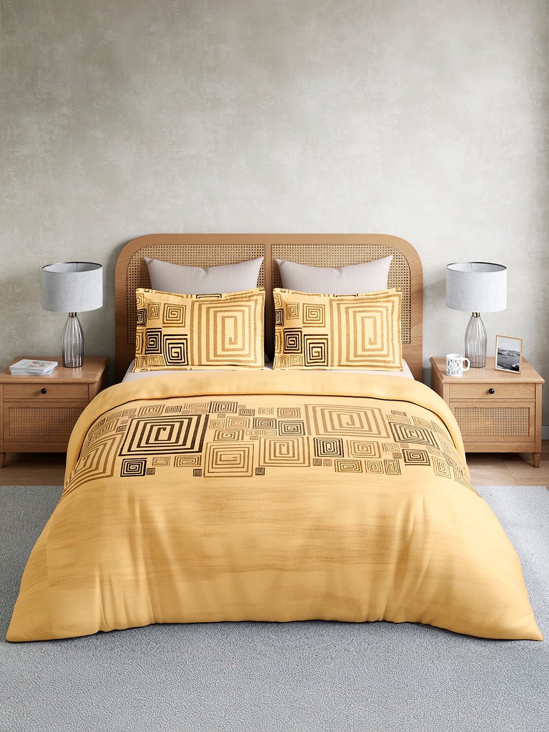 Vivara 100% Cotton King Bedsheet with 2 Pillow Covers | Yellow Geometric Digitally Printed Bedsheet Set