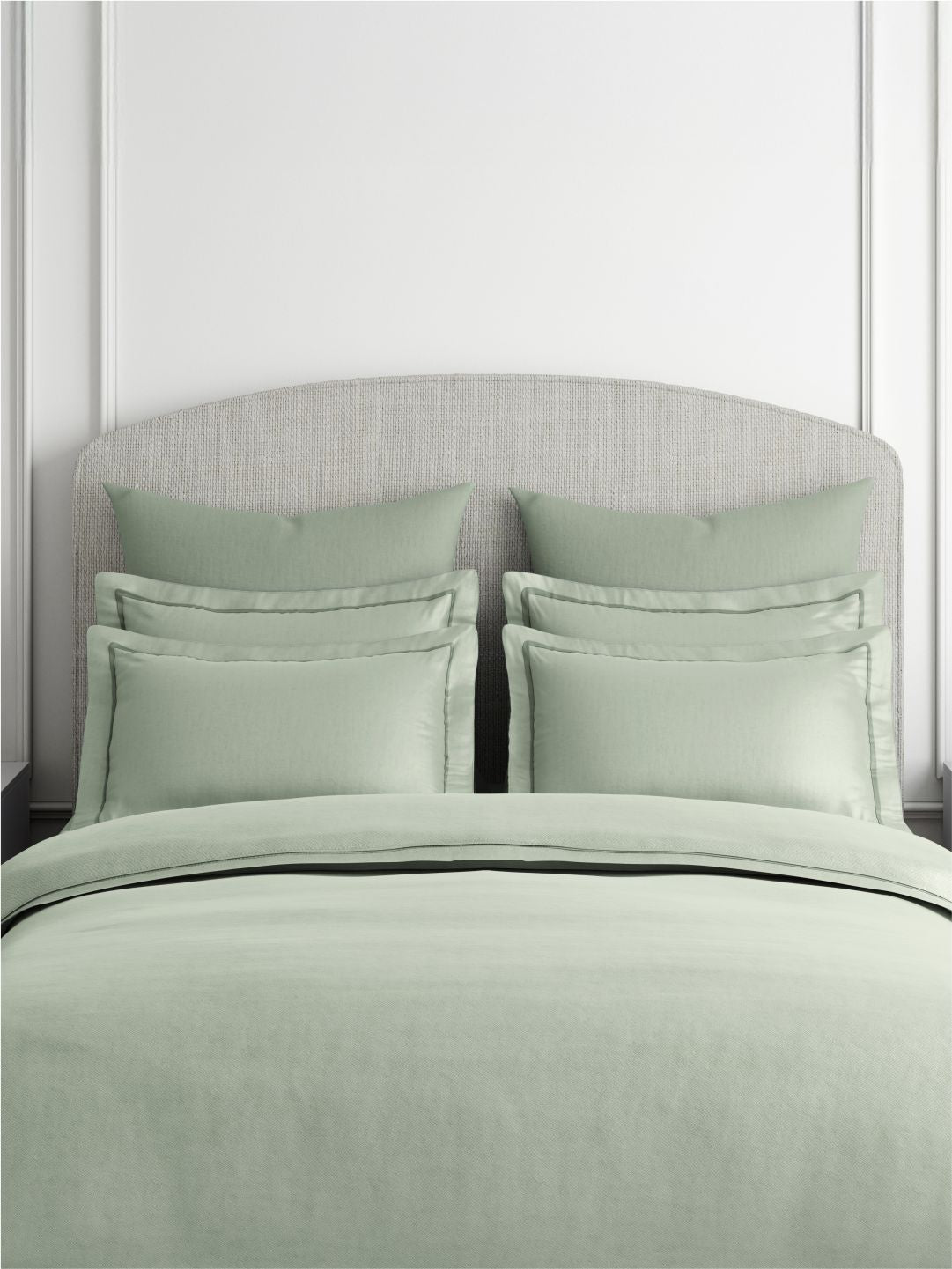 Emblem 100% Cotton 300 TC King Bedsheet with 4 Pillow Covers | Green Dyed Solid Bedsheet Set