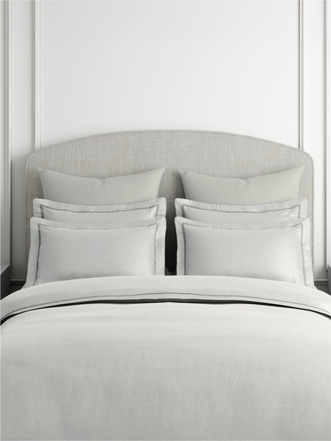 Emblem 100% Cotton 300 TC King Bedsheet with 4 Pillow Covers | Off-White Dyed Solid Bedsheet Set